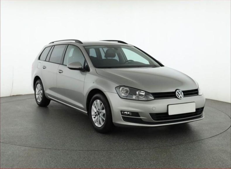 Volkswagen Golf - hlavní foto