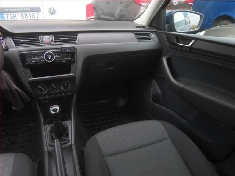 Škoda Rapid - hlavní fotka