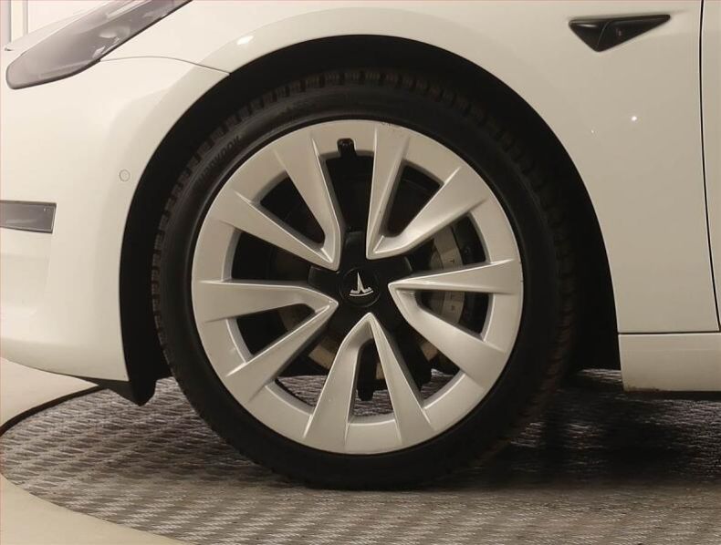 Tesla Model 3 - hlavní fotka