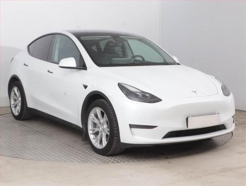 Tesla Model Y - hlavní foto