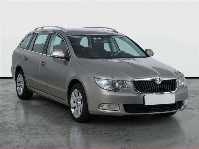 Škoda Superb - hlavní foto
