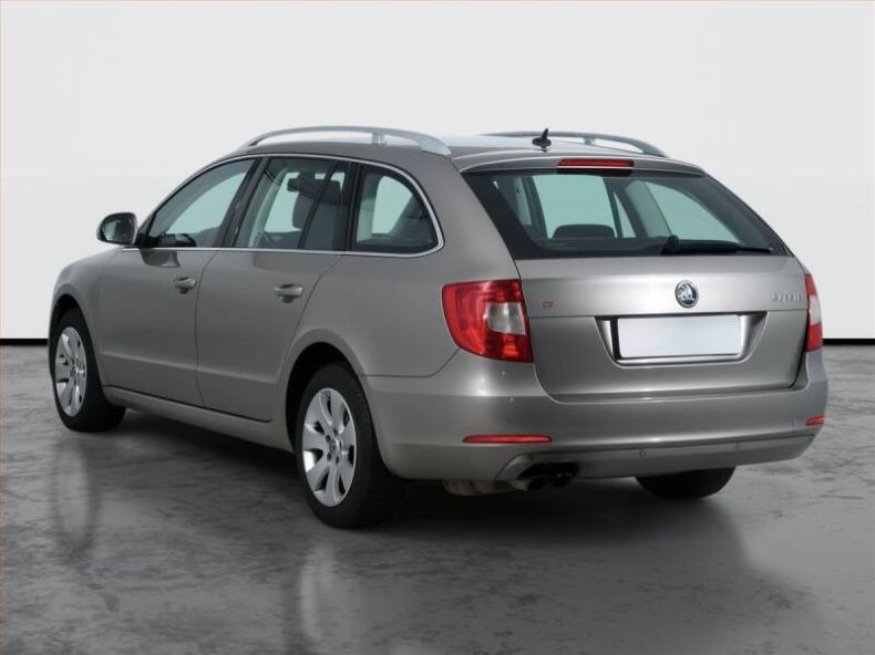 Škoda Superb - hlavní fotka