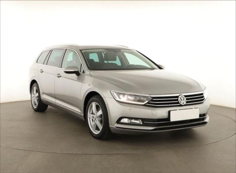 Volkswagen Passat - hlavní fotka inzerátu
