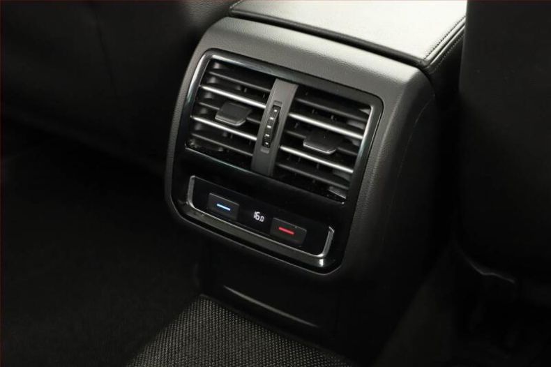 Volkswagen Passat - hlavní fotka