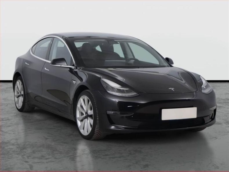 Tesla Model 3 - hlavní fotka inzerátu