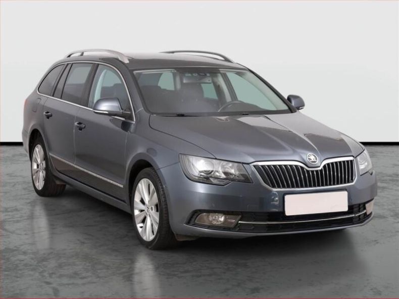 Škoda Superb - hlavní foto