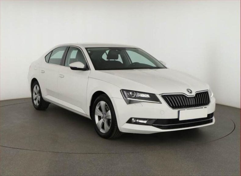 Škoda Superb - hlavní foto