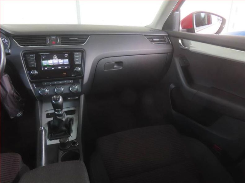 Škoda Octavia - hlavní fotka