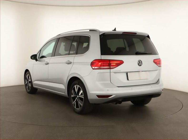 Volkswagen Touran - hlavní fotka
