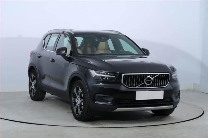 Volvo XC40 - hlavní foto
