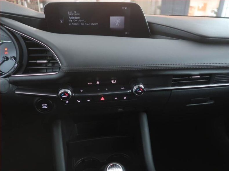 Mazda 3 - hlavní fotka