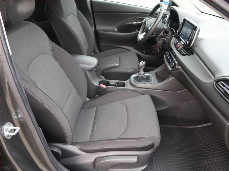 Hyundai i30 - hlavní fotka