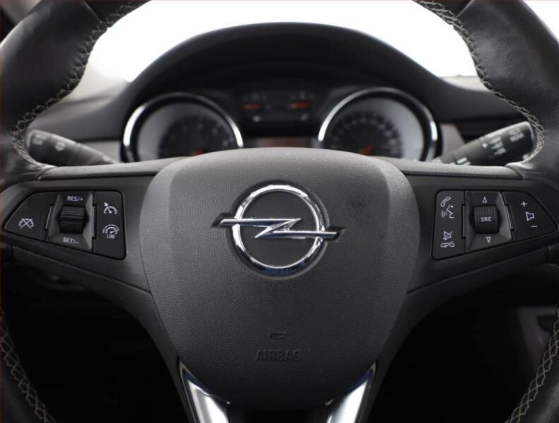 Opel Astra - hlavní fotka