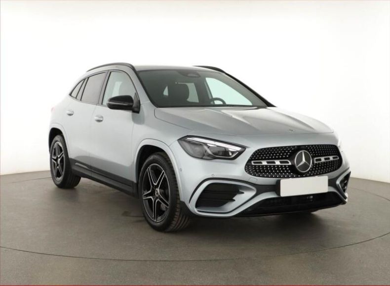 Mercedes Třída GLA - hlavní foto