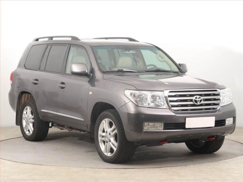 Toyota Land Cruiser - hlavní foto
