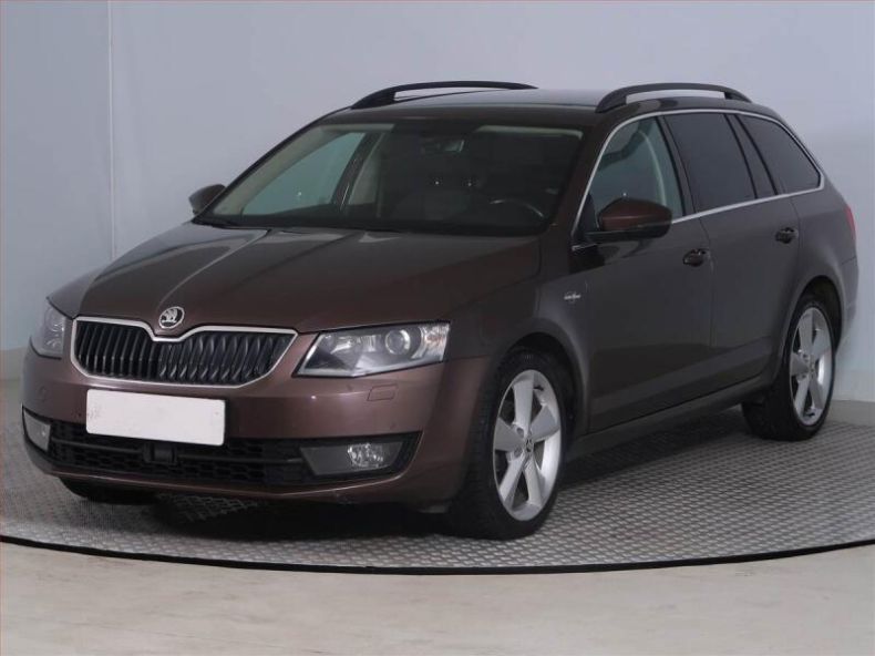 Škoda Octavia - hlavní fotka