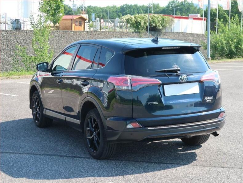 Toyota RAV 4 - hlavní fotka