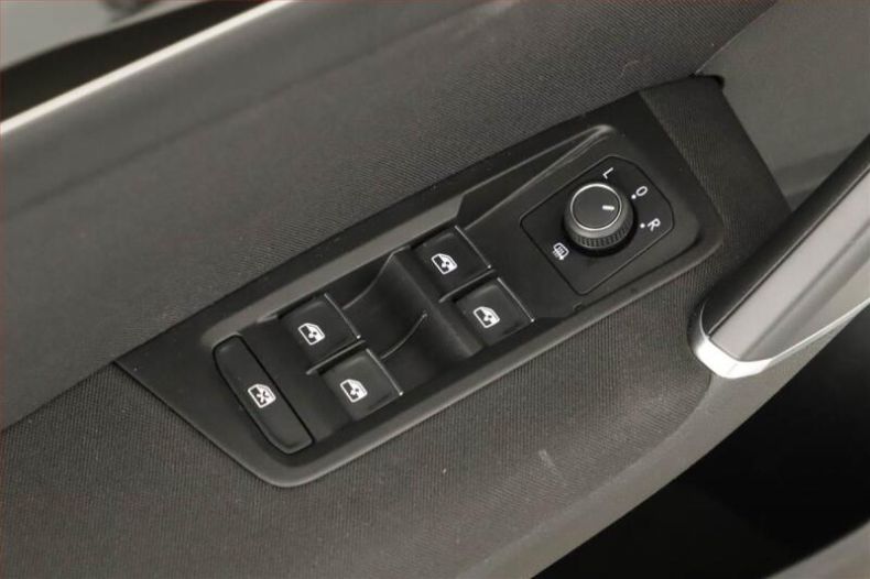 Volkswagen Touran - hlavní fotka