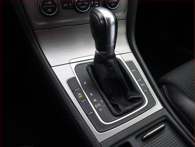 Volkswagen Golf - hlavní fotka