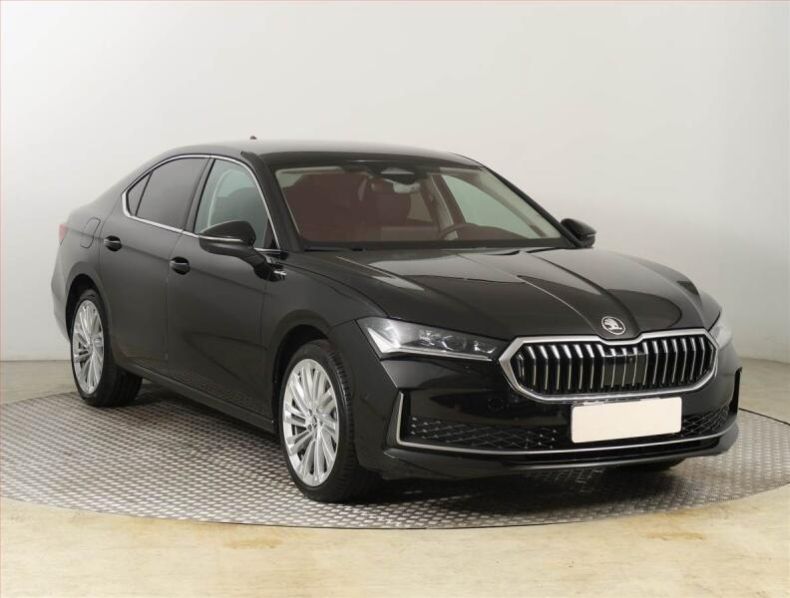 Škoda Superb - hlavní foto