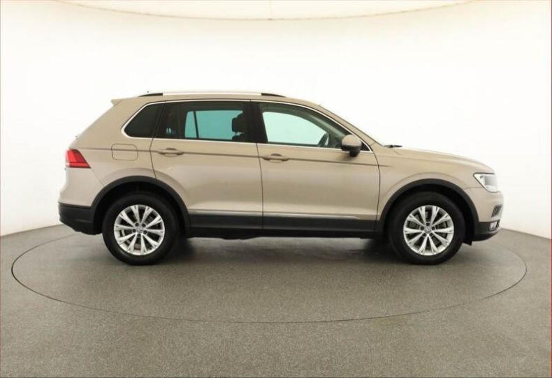 Volkswagen Tiguan - hlavní fotka