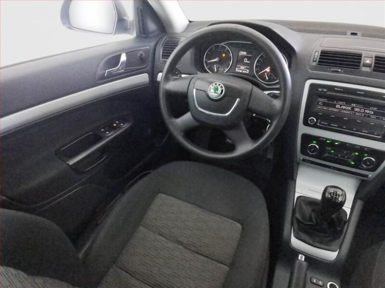 Škoda Octavia - hlavní fotka