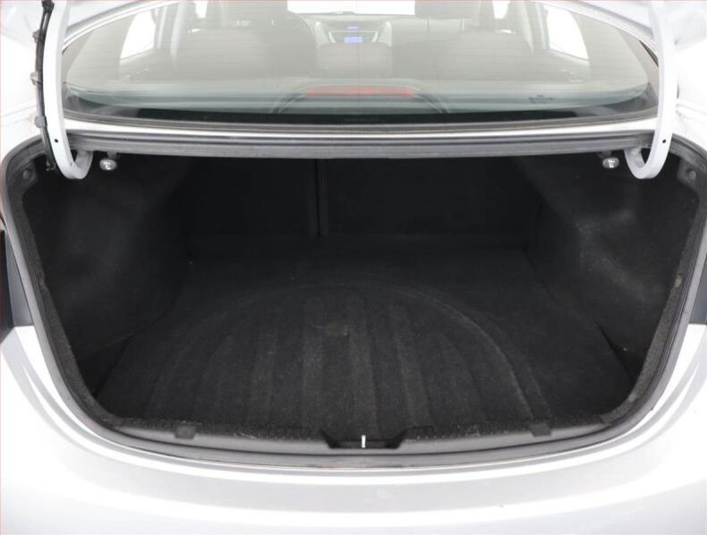 Hyundai Elantra - hlavní fotka