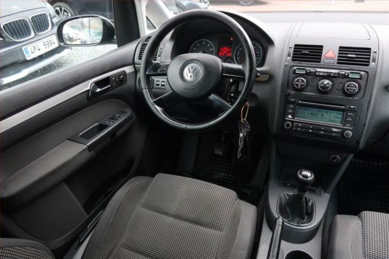 Volkswagen Touran - hlavní fotka