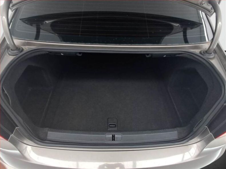 Volkswagen Passat - hlavní fotka