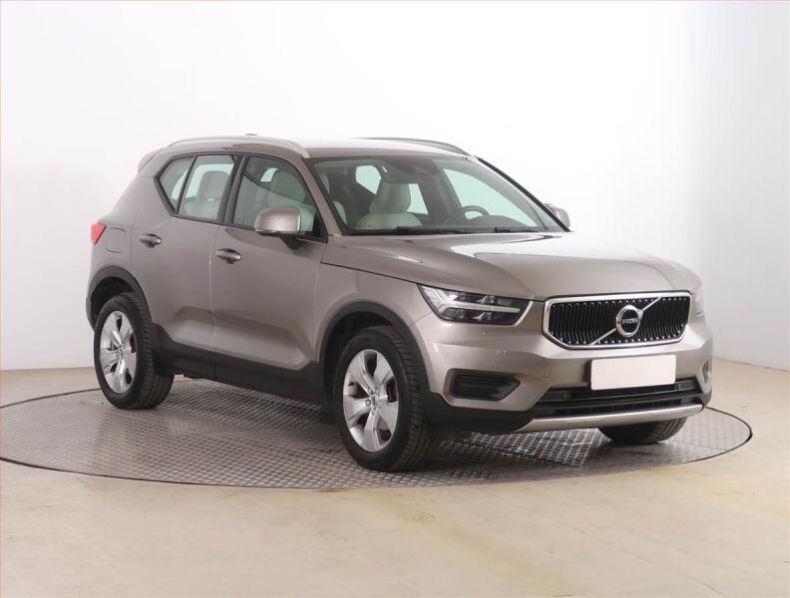 Volvo XC40 - hlavní foto