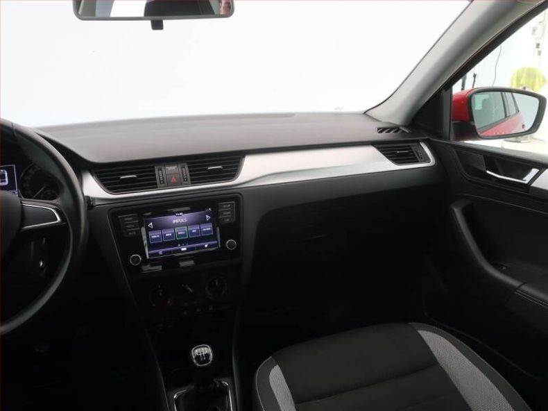 Škoda Rapid - hlavní fotka