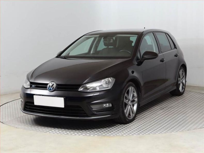 Volkswagen Golf - hlavní fotka