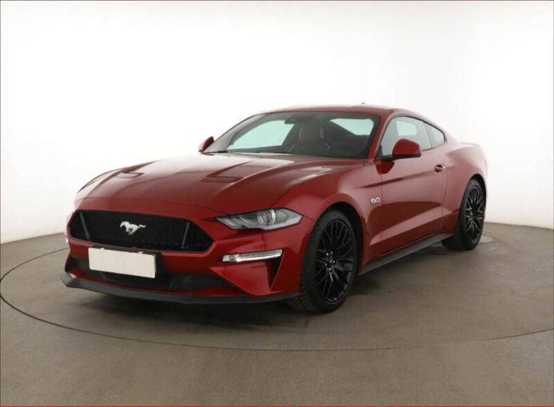 Ford Mustang - hlavní fotka