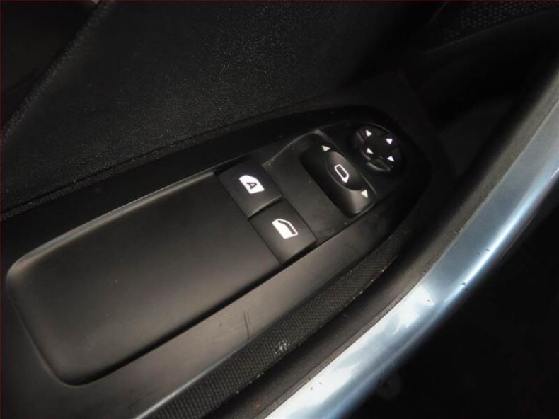 Peugeot 208 - hlavní fotka