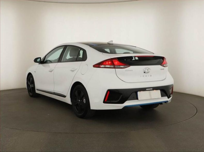Hyundai Ioniq - hlavní fotka
