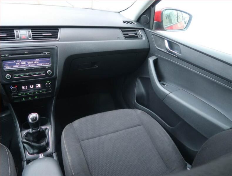 Škoda Rapid - hlavní fotka