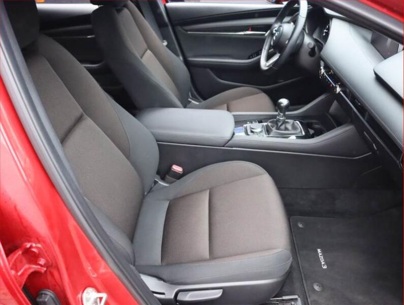 Mazda 3 - hlavní fotka