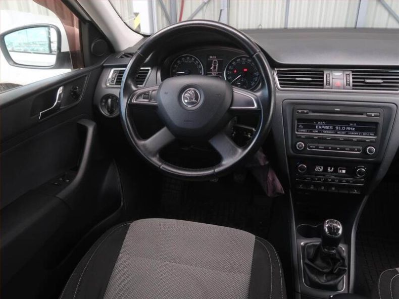 Škoda Rapid - hlavní fotka