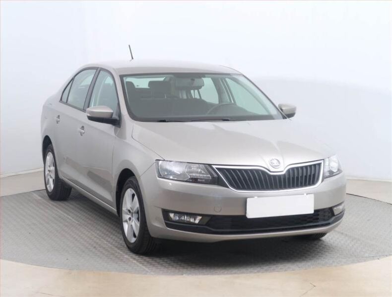 Škoda Rapid - hlavní foto