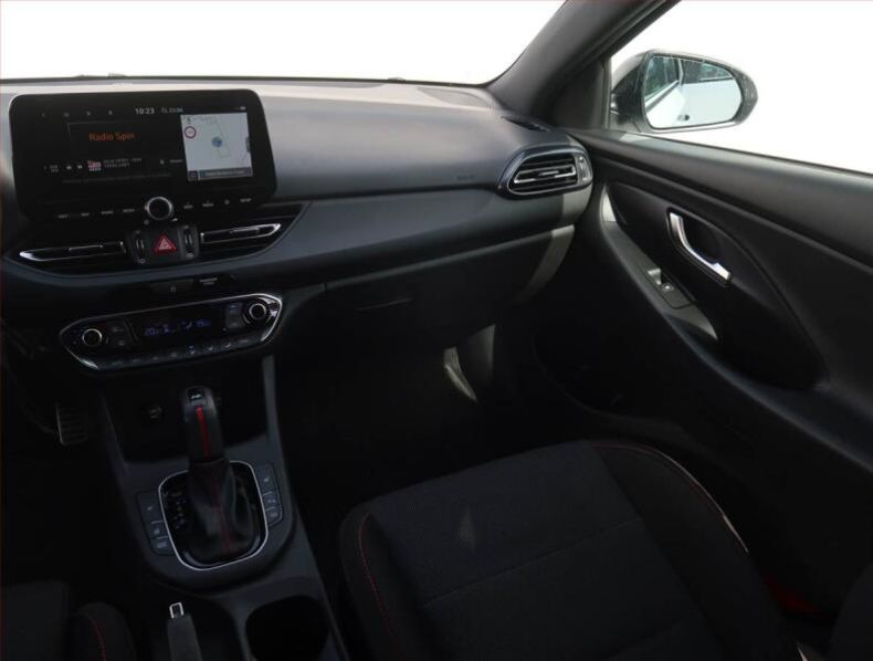 Hyundai i30 - hlavní fotka