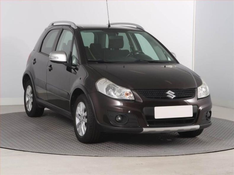 Suzuki SX4 - hlavní foto