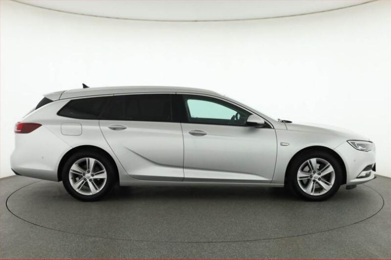 Opel Insignia - hlavní fotka