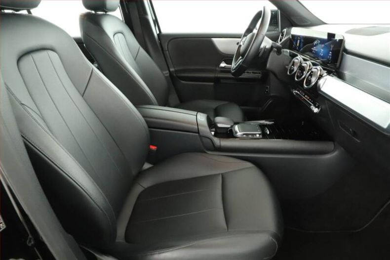Mercedes GLB - hlavní fotka