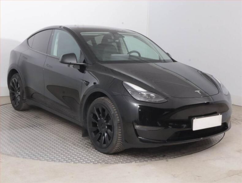 Tesla Model Y - hlavní foto