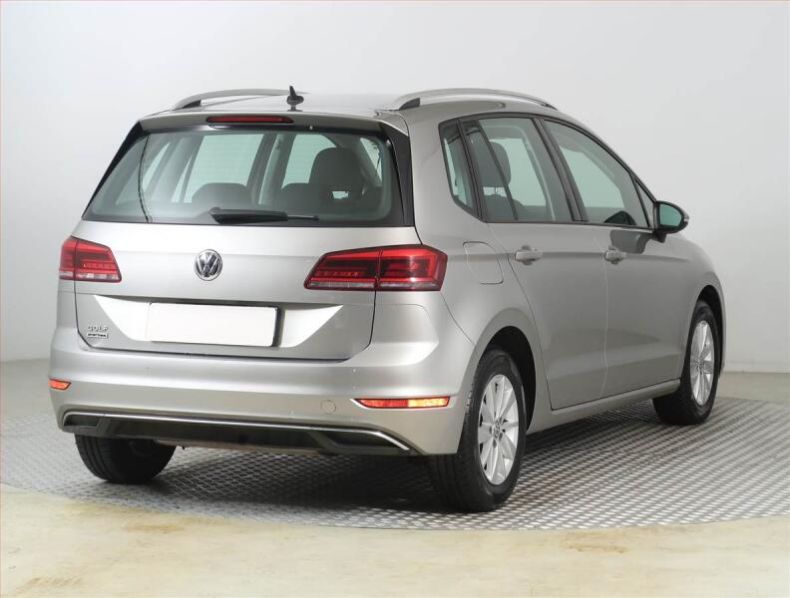 Volkswagen Golf - hlavní fotka