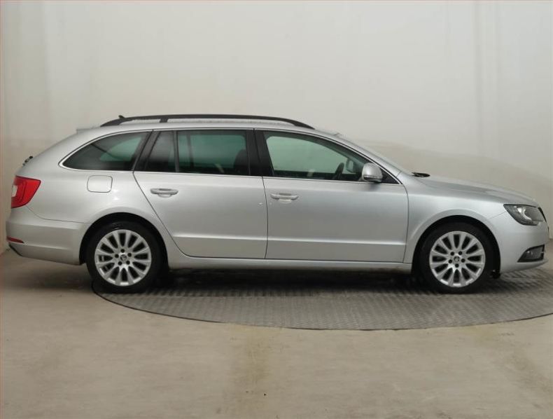 Škoda Superb - hlavní fotka