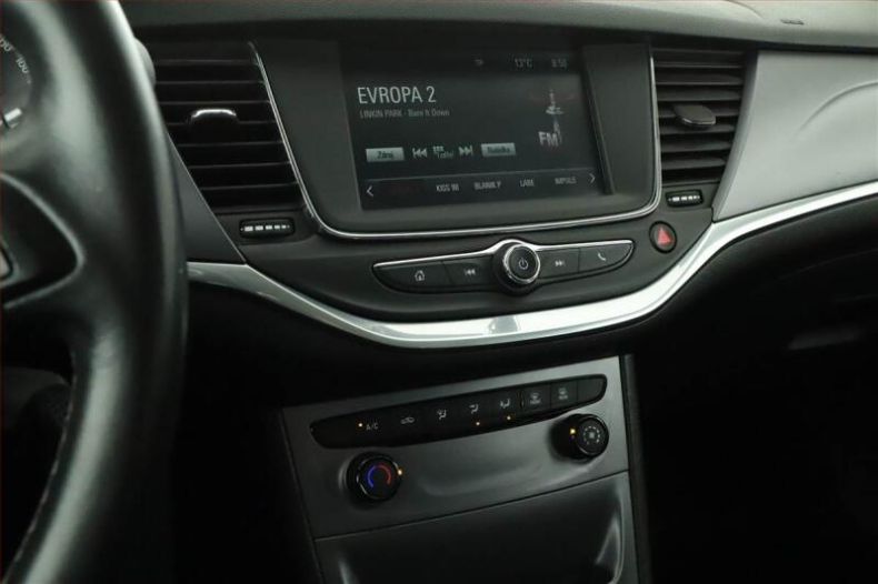 Opel Astra - hlavní fotka