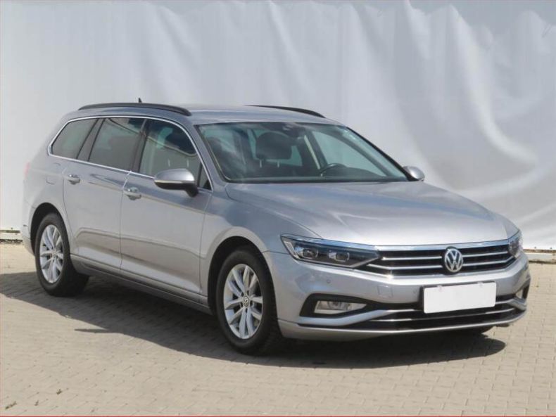 Volkswagen Passat - hlavní foto