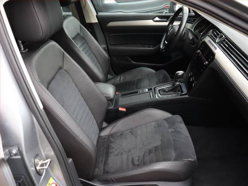 Volkswagen Passat - hlavní fotka