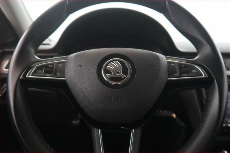 Škoda Rapid - hlavní fotka